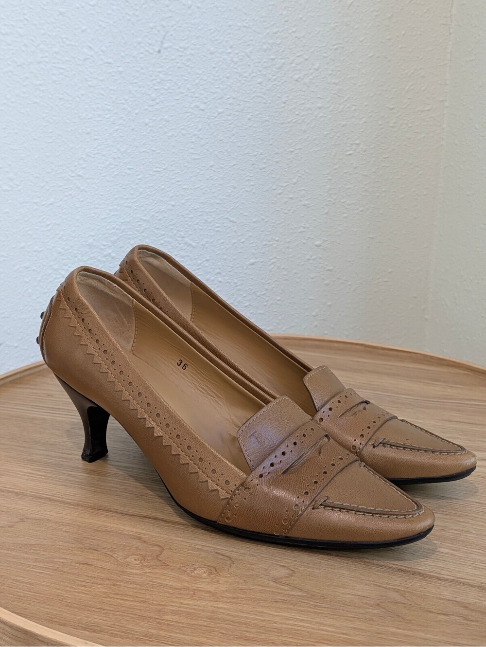 Tod's tan leather loafers with kitten heel size 36